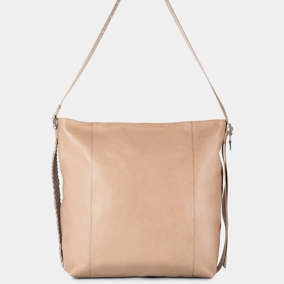 LEATHER HANDBAG - SHOPPING VENUS LEATHER DETAIL WOVEN ON THE SIDE - Picture 4 of 8